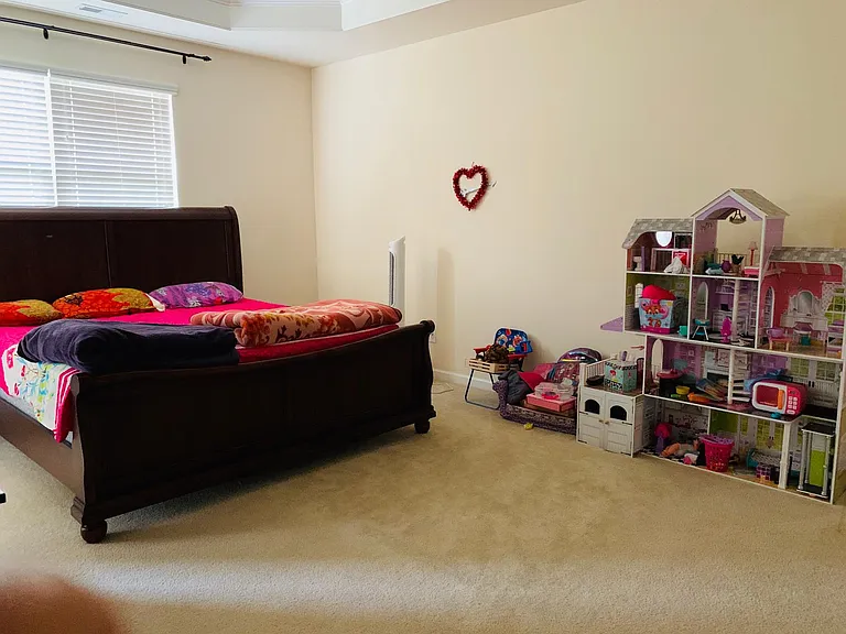 530 Whitworth Ln — Photo 11