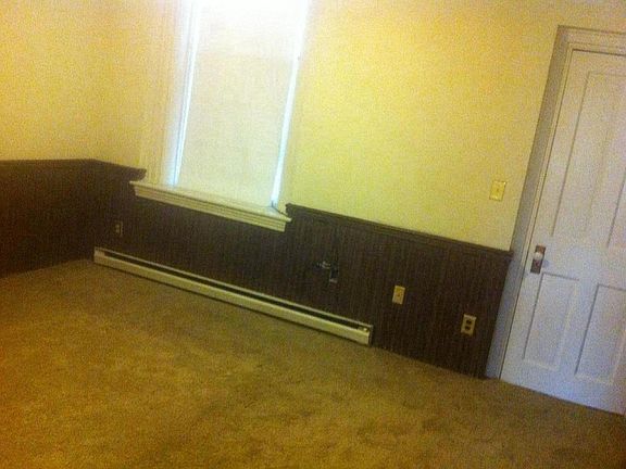 Bedroom replaced with new carpet.