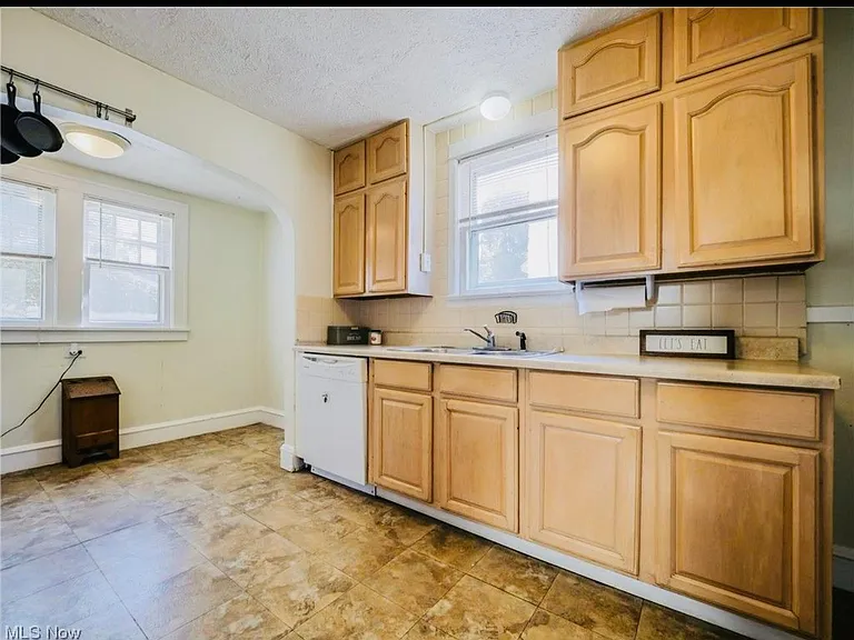 1347 Fry Ave — Photo 20