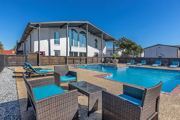 Sierra Heights Apartments — Photo 3