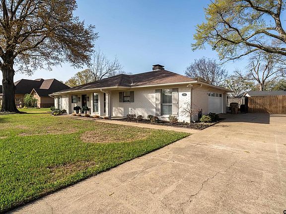 3rd image of 118 Carmel Dr
