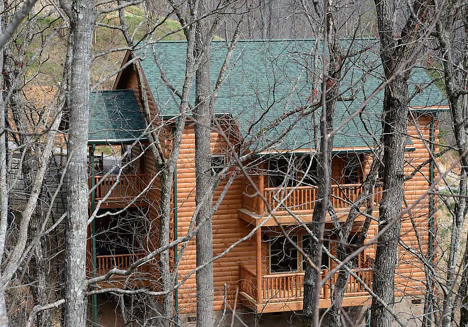 1st image of 264 Laurel Oaks Way