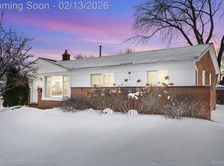 42011 Brentwood Dr, Plymouth, MI 48170