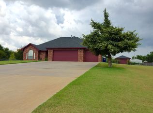 1330 S Southersby Dr, Mustang, OK 73064