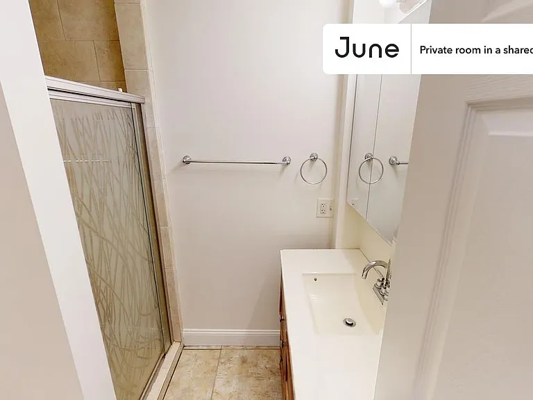 21 Rossmore St #B — Photo 15