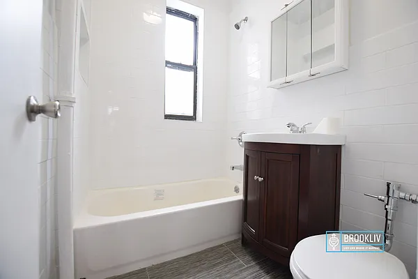 Rented by null | media 5