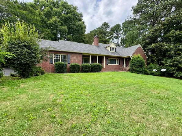 201 N Thomas St, South Hill, VA 23970