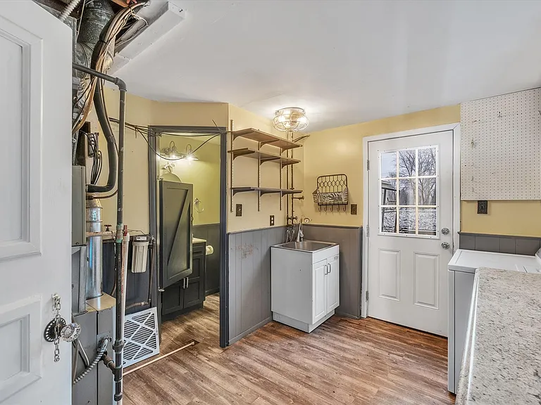 978 Panorama Dr — Photo 15