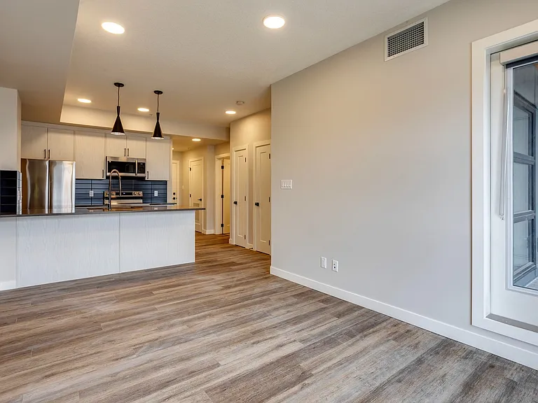 8450 106a Ave NW — Photo 33