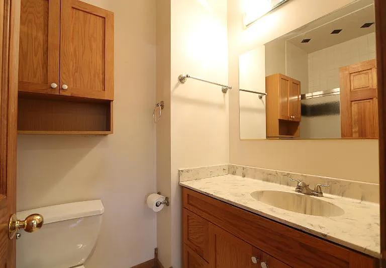 1257 W Flournoy St #2R — Photo 23