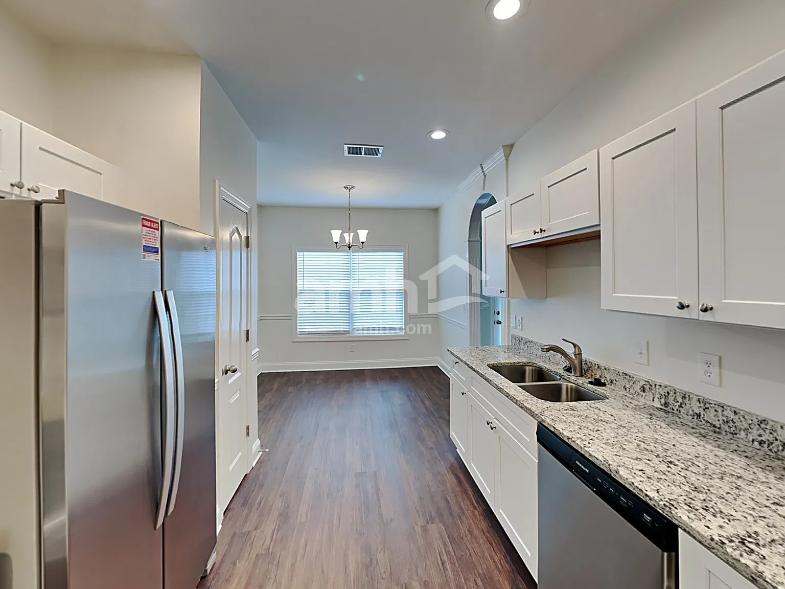 4 bed, 2.0 bath, 2030 sqft, $2,460 — Photo 3