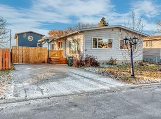 826 E Bayview Rd, Strathmore, AB T1P1E1
