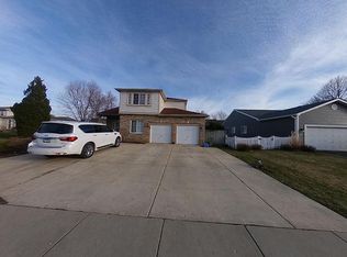 1765 Red Bud Rd, Bolingbrook, IL 60490
