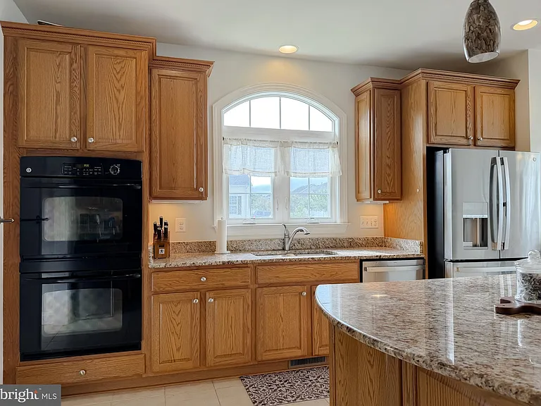 23687 Coventry Dr — Photo 12