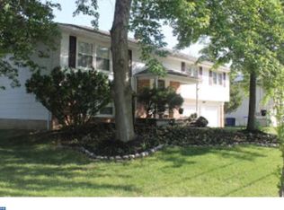 207 Heather Dr, Mount Laurel, NJ 08054