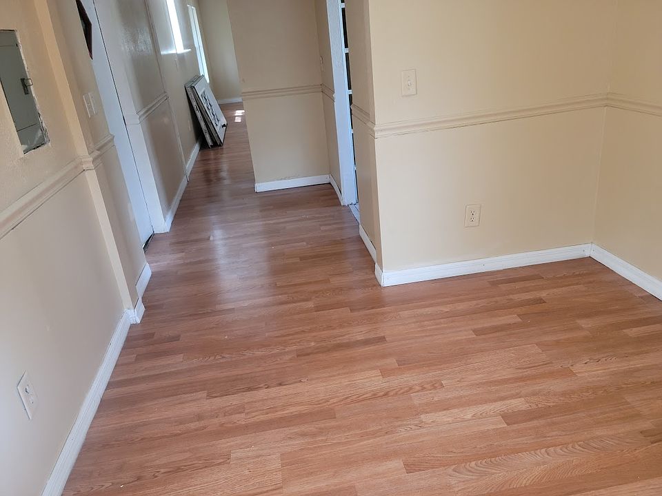 2nd image of 5238 Roanoke St