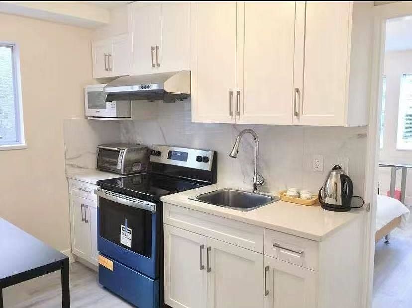 1st image of 3000 W 21st Ave