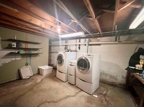 2121 Sassafras Ln, Kunkletown, PA 18058