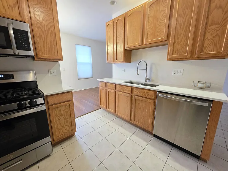 3996AURORA Blackstone Dr — Photo 4