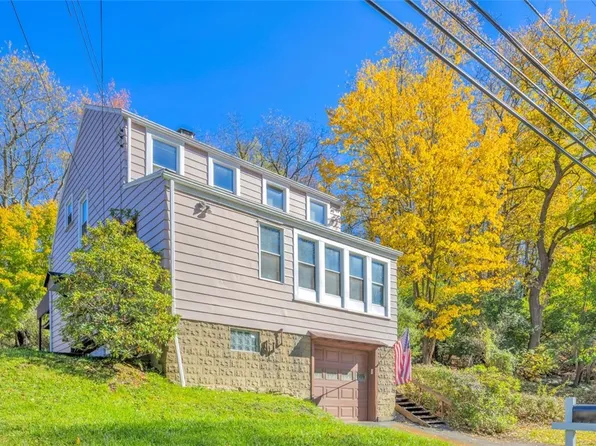 908 Bettis Rd, West Mifflin, PA 15122