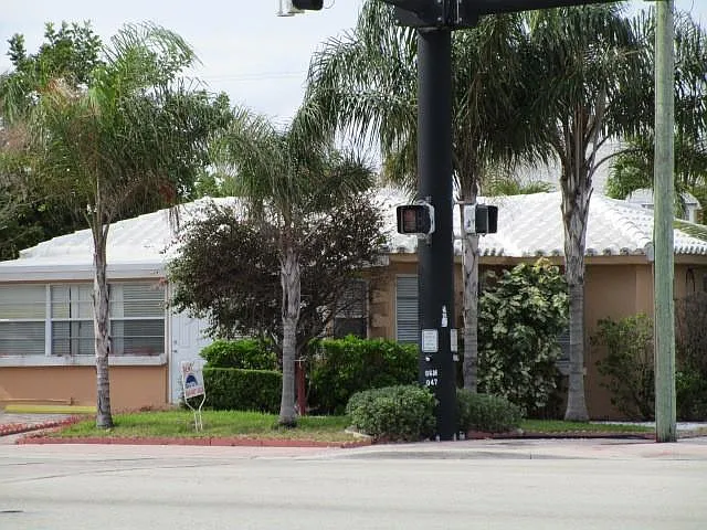 4565 N Ocean Dr — Photo 12