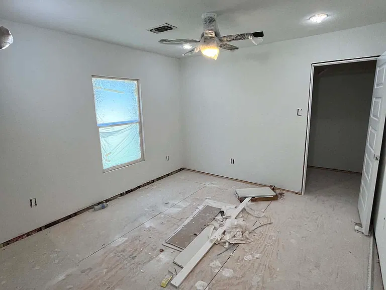4855 Elena St — Photo 10