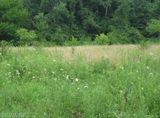 135 Tiger Lillie Ln, Niles, MI 49120