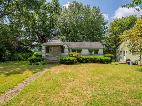 666 Maple Ln, Sewickley, PA 15143