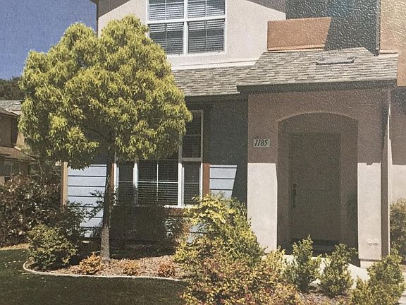 front elevation landscape managed by HOA.