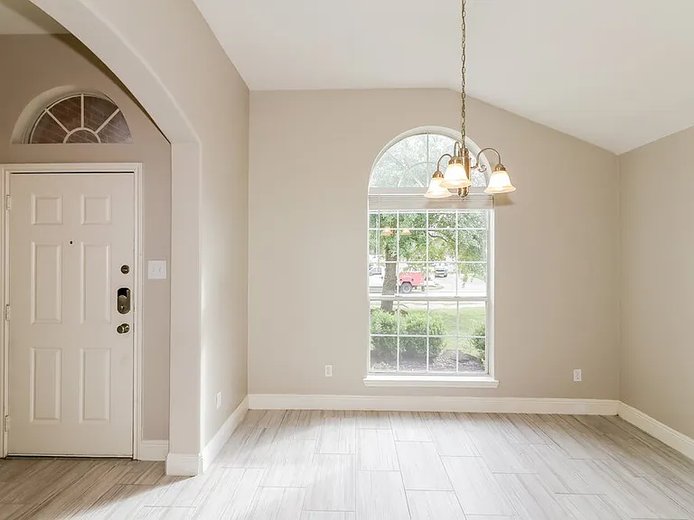 25235 Clover Ranch Dr — Photo 6