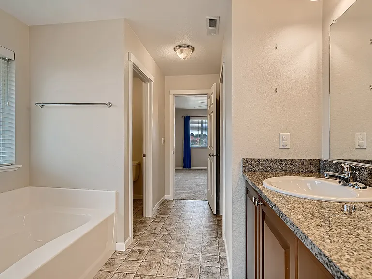 945 NW Joy Ave — Photo 17