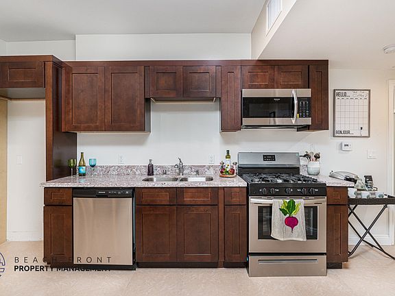 3rd image of 1522 Lomita Blvd APT 203