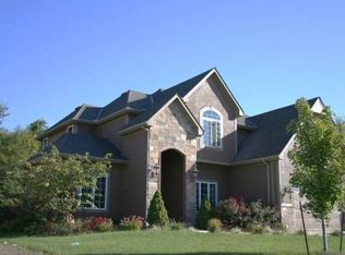 1708 NE Ridgeview Dr, Lees Summit, MO 64086