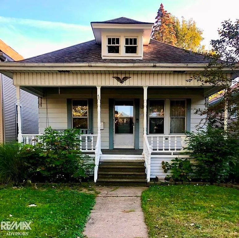 255 Euclid St photo 1