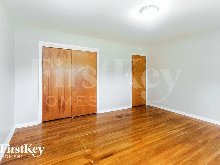 5750 Wallingwood Dr — Photo 12