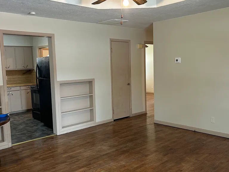 1227 N Kansas Expy #A — Photo 4