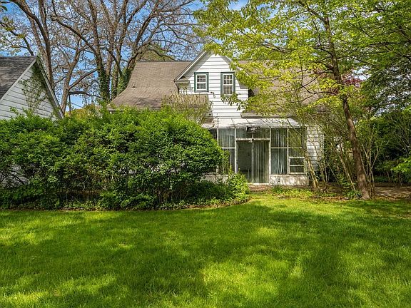 5th image of 383 Forest Ave