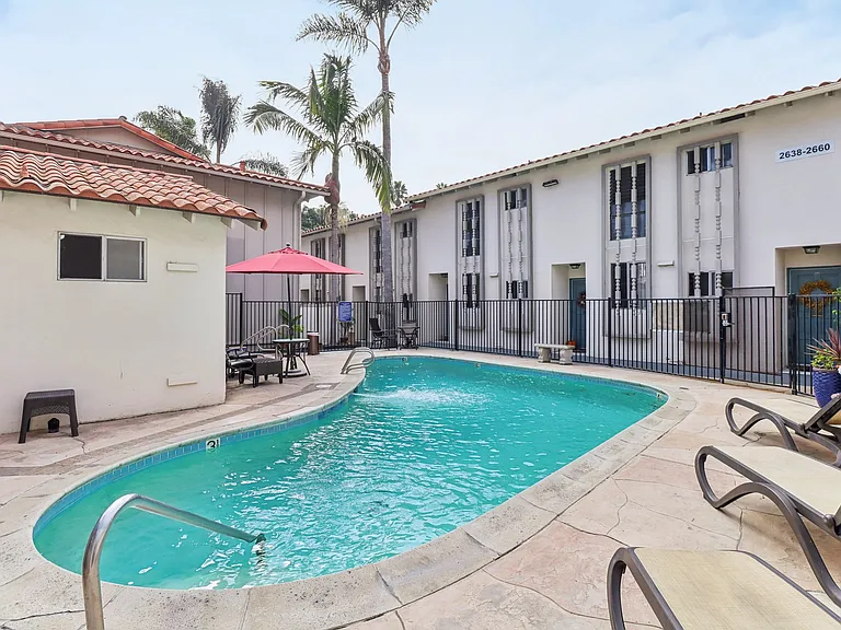 La Jollan Townhomes — Photo 45