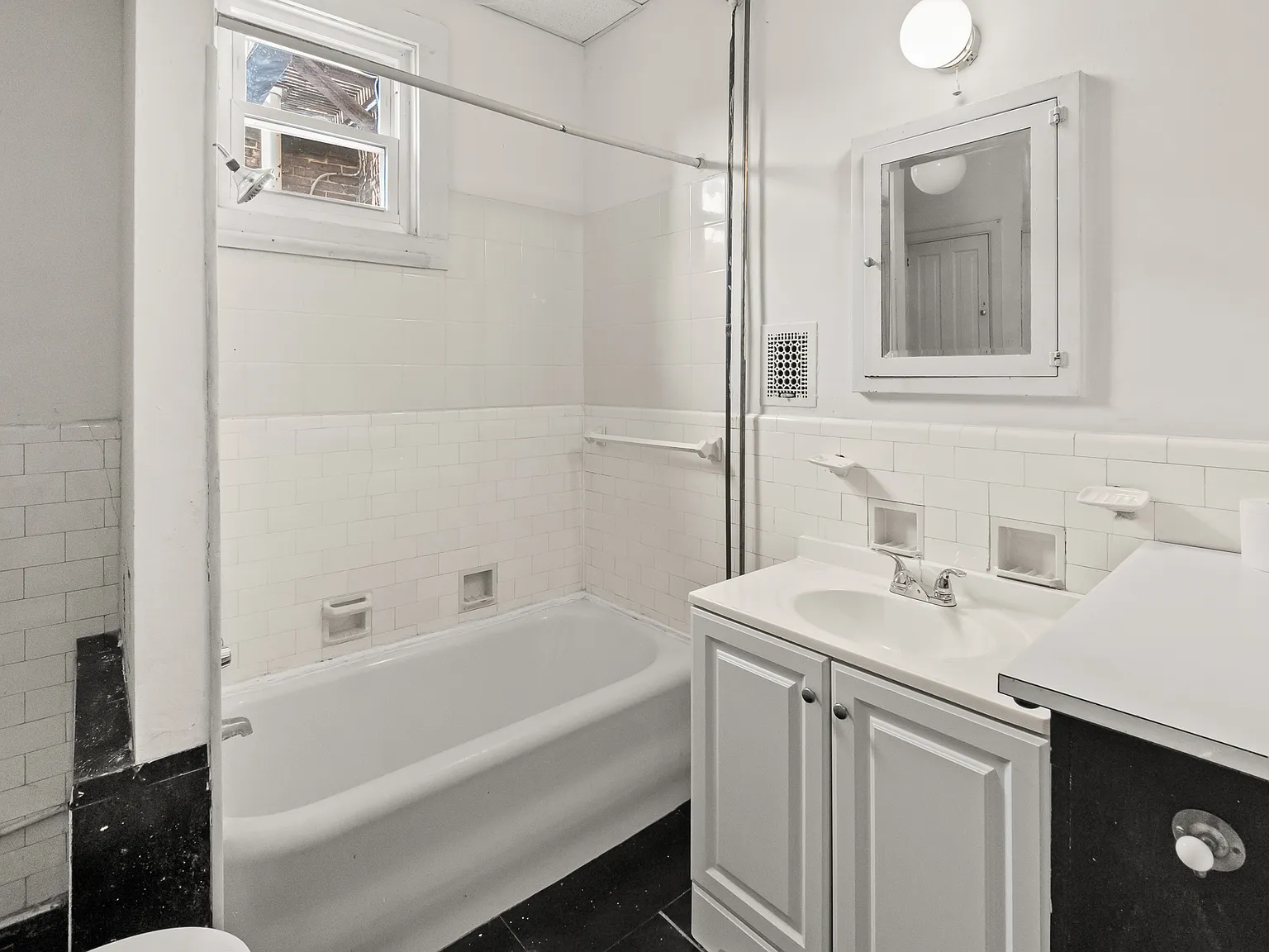 1 bed, 800 sqft, $550 — Photo 3