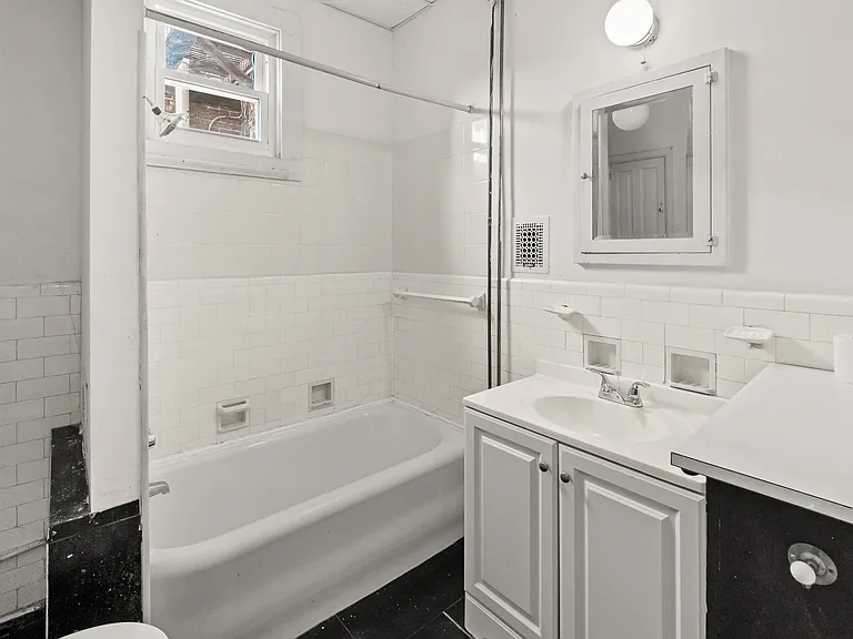 2809 N Calvert St — Photo 9