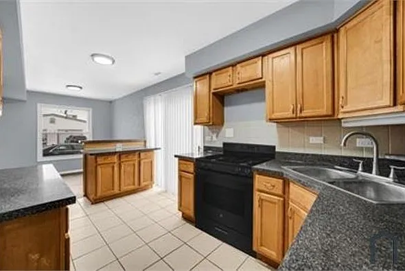 1793 Queensbury Cir — Photo 7