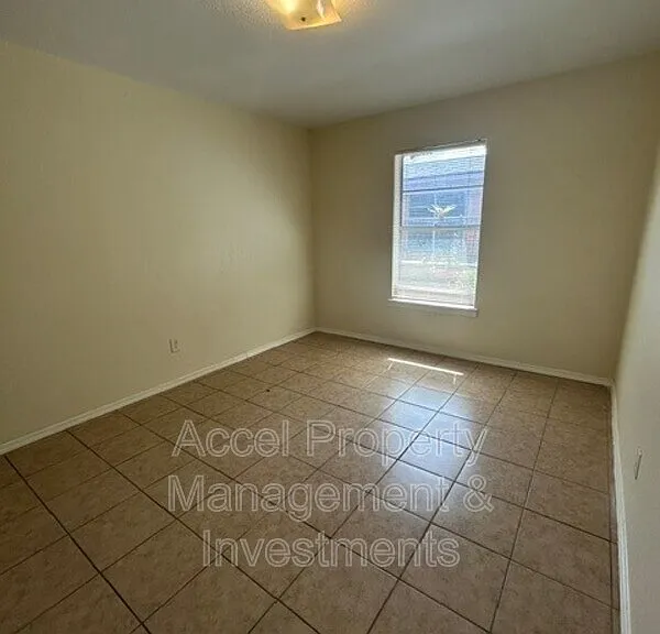 2409 Gumwood Ave #1 — Photo 11