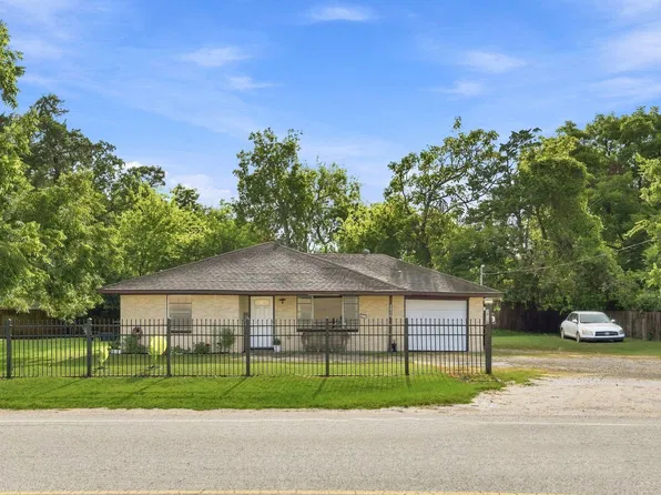 3910 Dickinson Ave, Dickinson, TX 77539