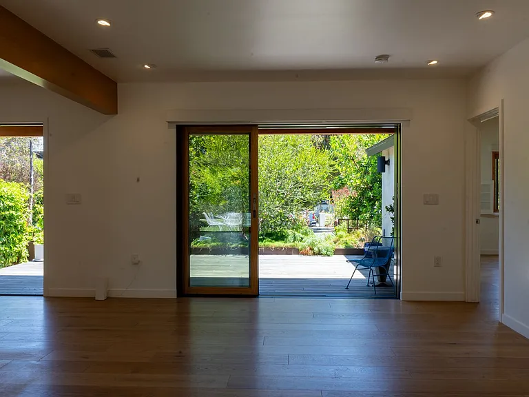 2211 Ashland Ave — Photo 10