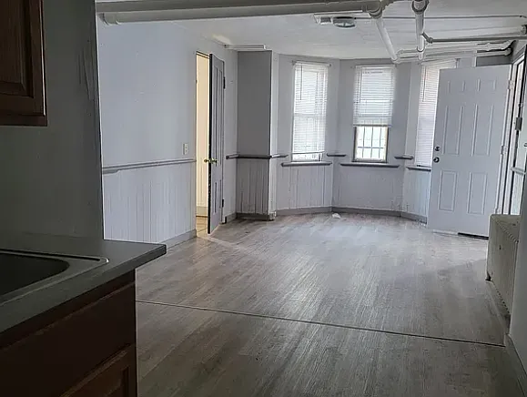 1 bed, 500 sqft, $1,050 — Photo 1