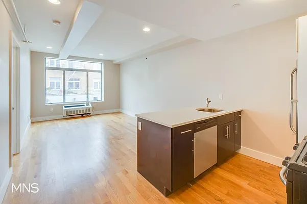 Rented by MNS Marketing | media 4