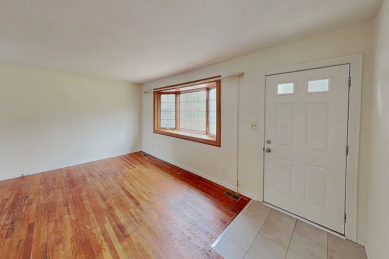 3 bed, 1.5 bath, 1344 sqft, $1,525 — Photo 4