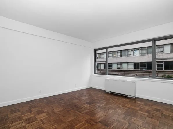 210 East 58th Street image 11 of 19