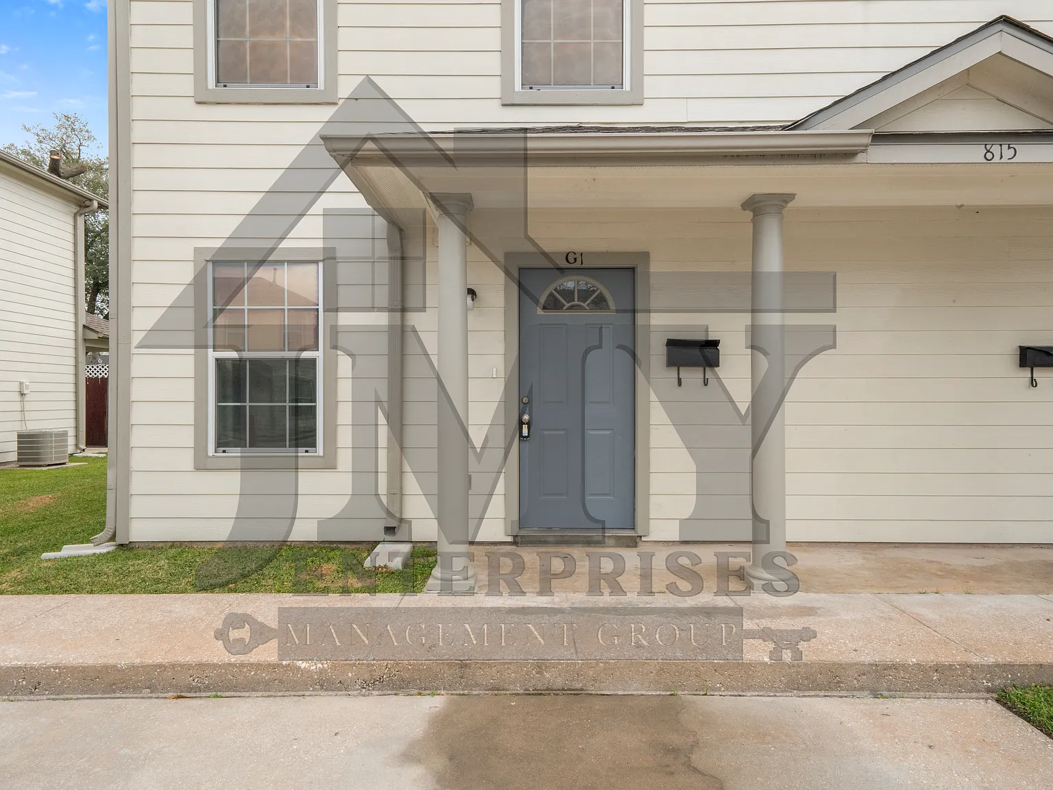 2 bed, 1.5 bath, 1100 sqft, $1,300 — Photo 3