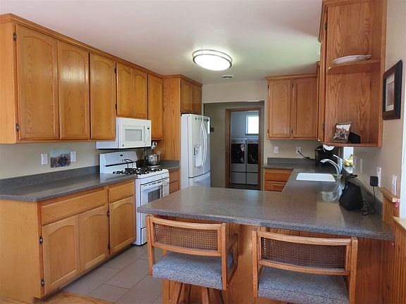 4th image of 41313 Purdy Ln